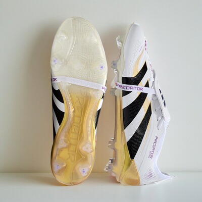 美洲杯猎鹰25白金配色战靴2025新款PREDATOR25 FT FG高端足球鞋男