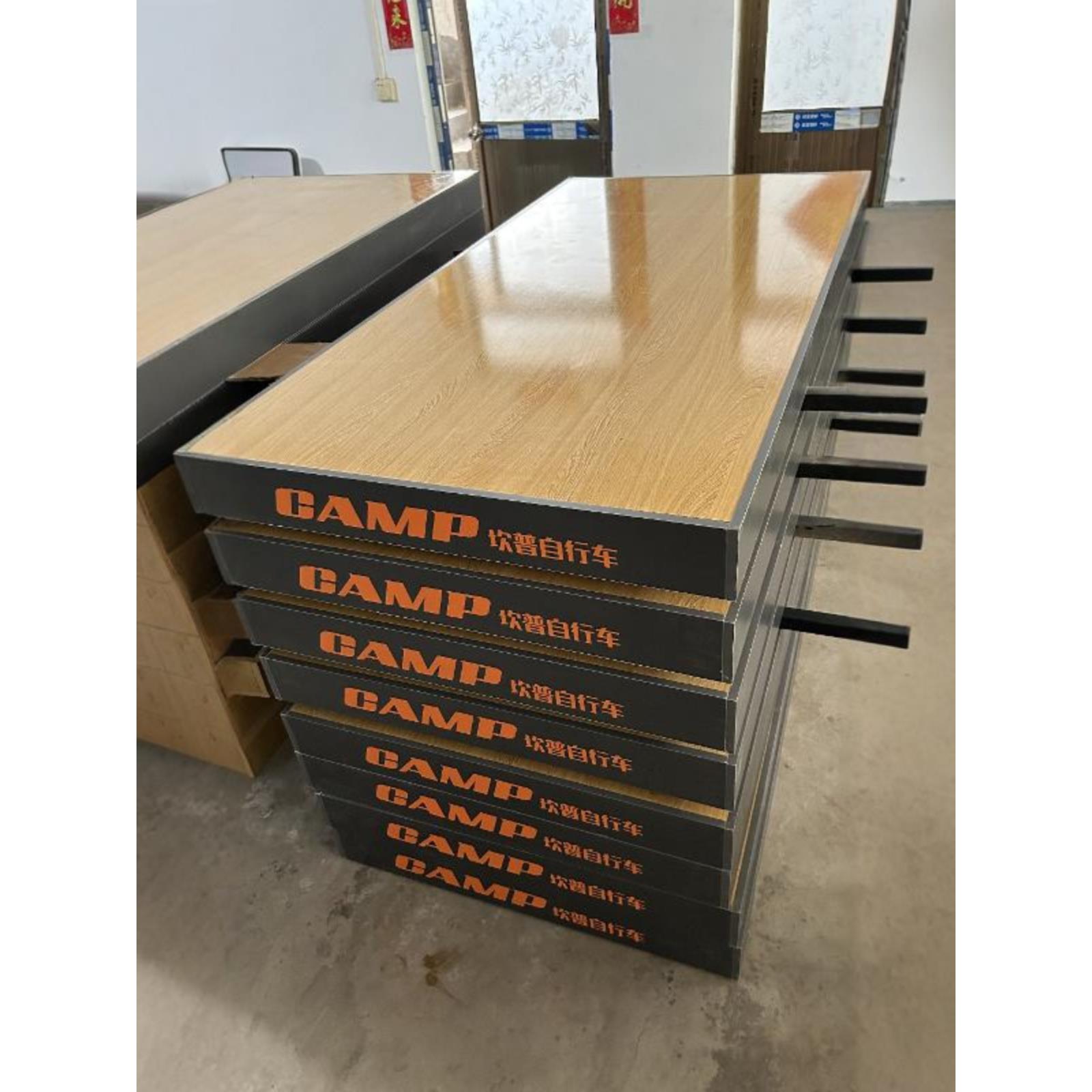 山地车公路车展示地台停车架中导台台中岛架电动车自行车店展示架