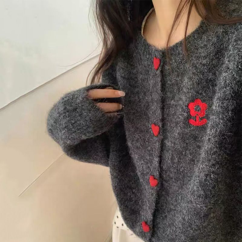 爱心纽扣长袖针织开衫女秋季宽松显瘦圆领慵懒风毛衣外套外搭上衣