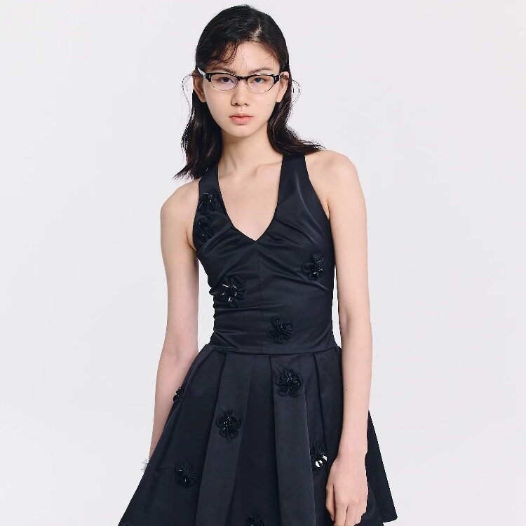KotWai Ngai 25SS黑色春夏手工立体花朵褶皱修身甜美百褶连衣裙女