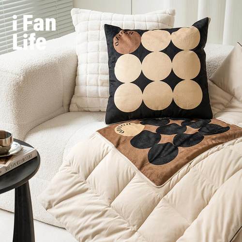 范店布鲁克抱枕被2023新款车载男生款睡觉旅行高级抱枕毯子二合一