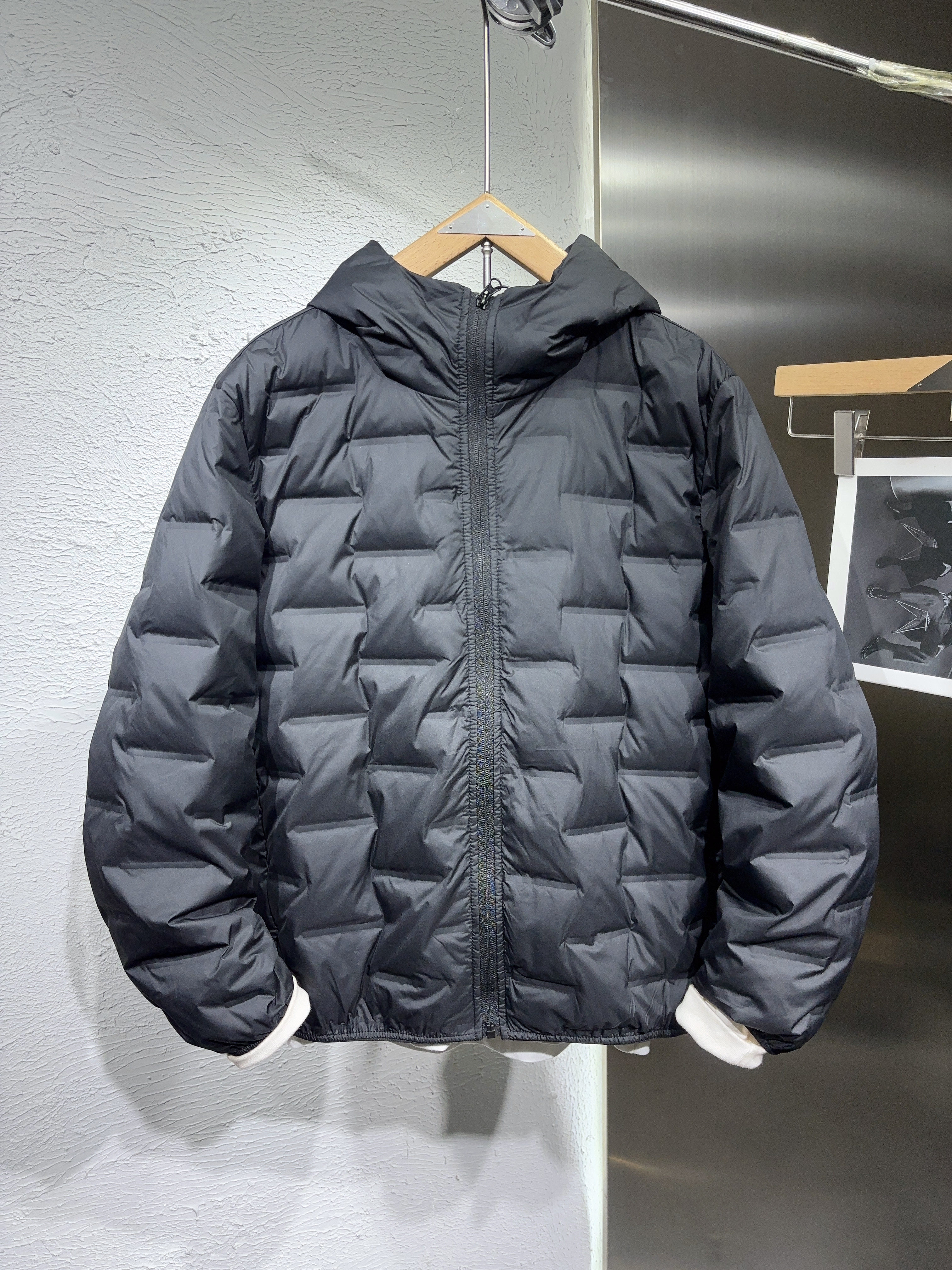 2025新款冬季轻薄保暖90白鸭绒连帽羽绒服男运动内胆简约纯色外套