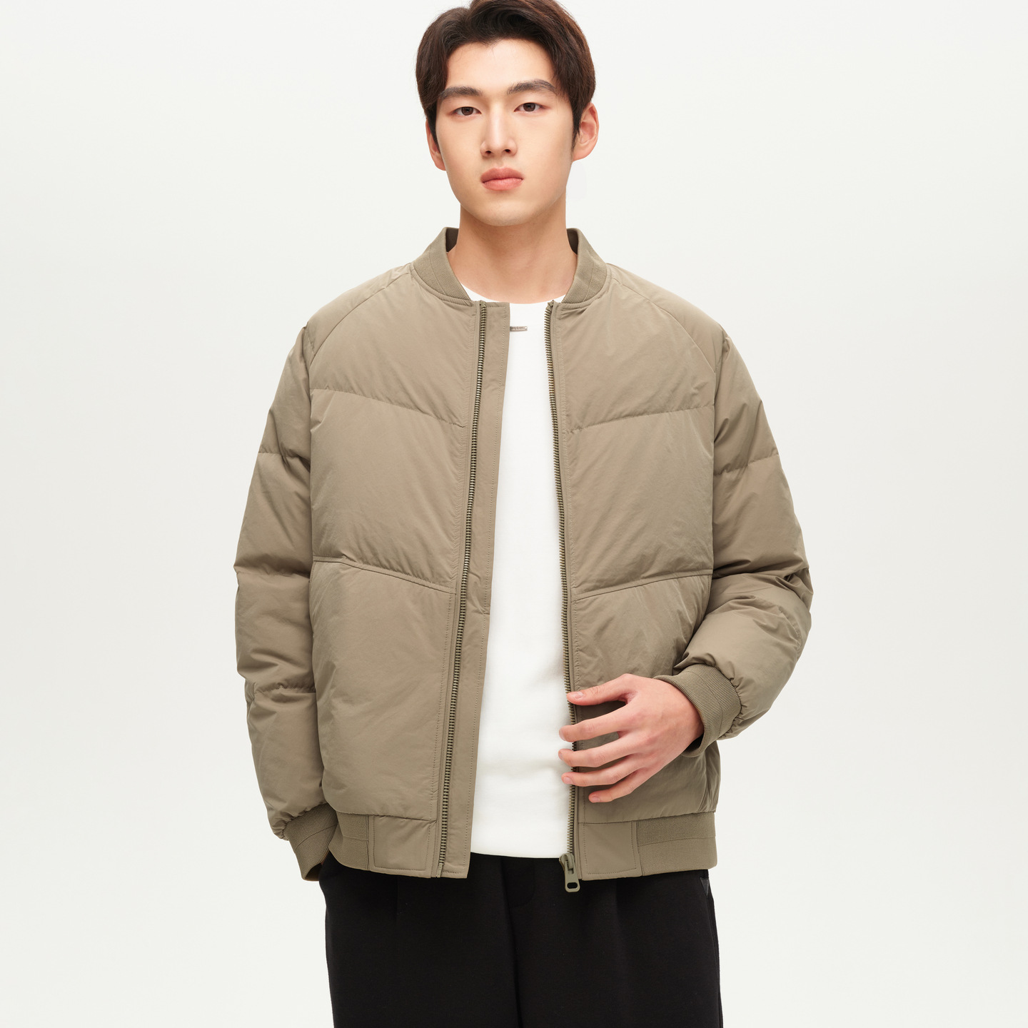 200590白鸭绒棒球领羽绒服男2025