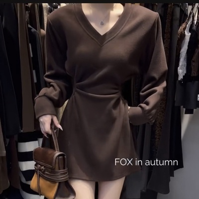 韩版时尚V领显瘦收腰长袖连衣裙