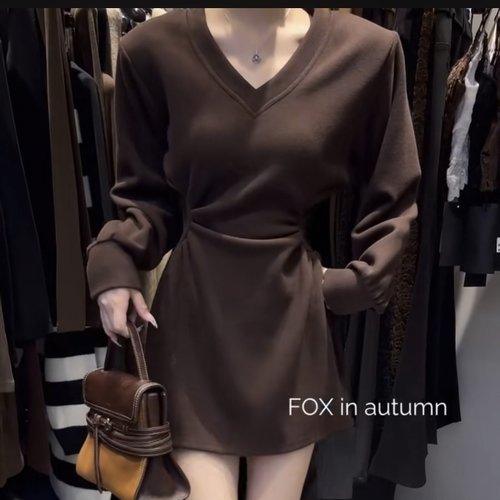 韩版时尚V领显瘦收腰长袖连衣裙