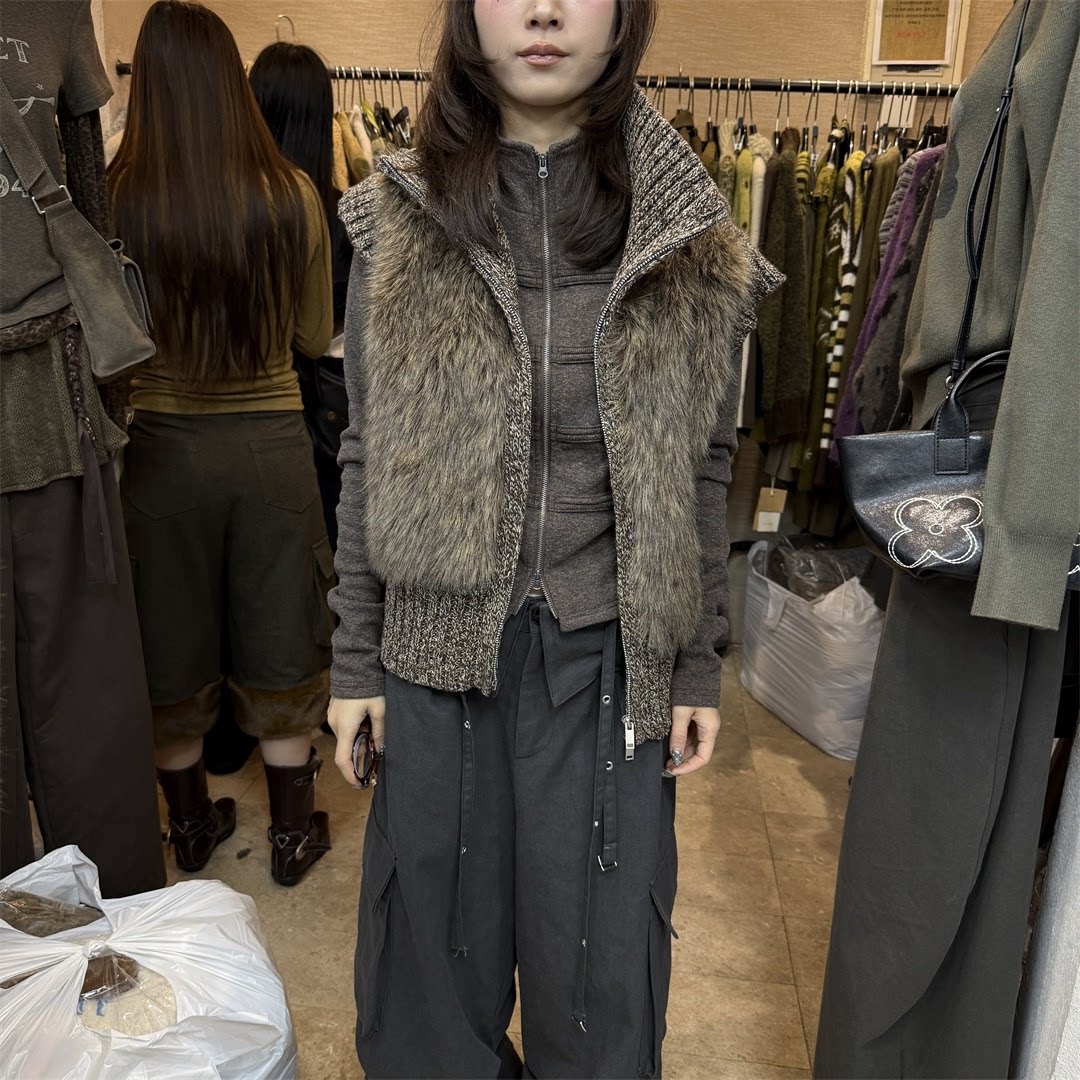 韩版毛毛拼接时尚针织马甲外套女