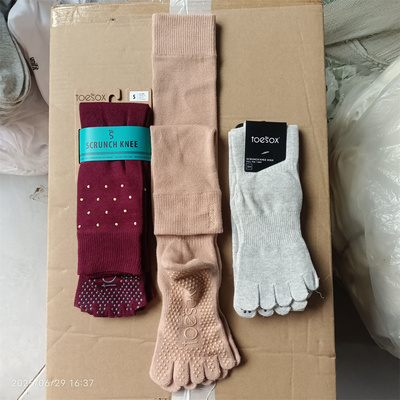 及膝高筒瑜伽袜防滑健身