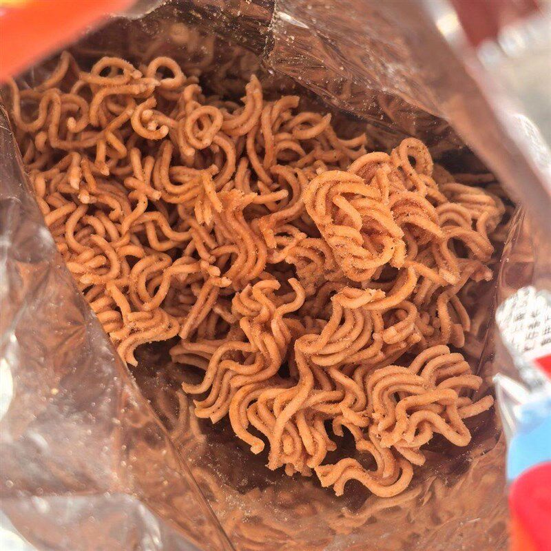 蜜雪冰城麻辣蟹味干面雪w王魔店小浣熊网红脆香单包小吃