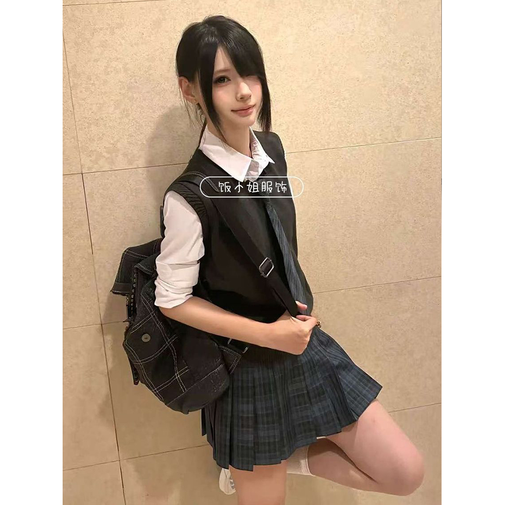 原创jk制服学院风背心甜美深灰色无袖针织马甲衬衫海苔jk格裙套装