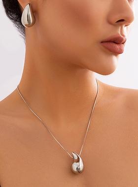 Droplet pendant necklace glossy large tear drop necklace