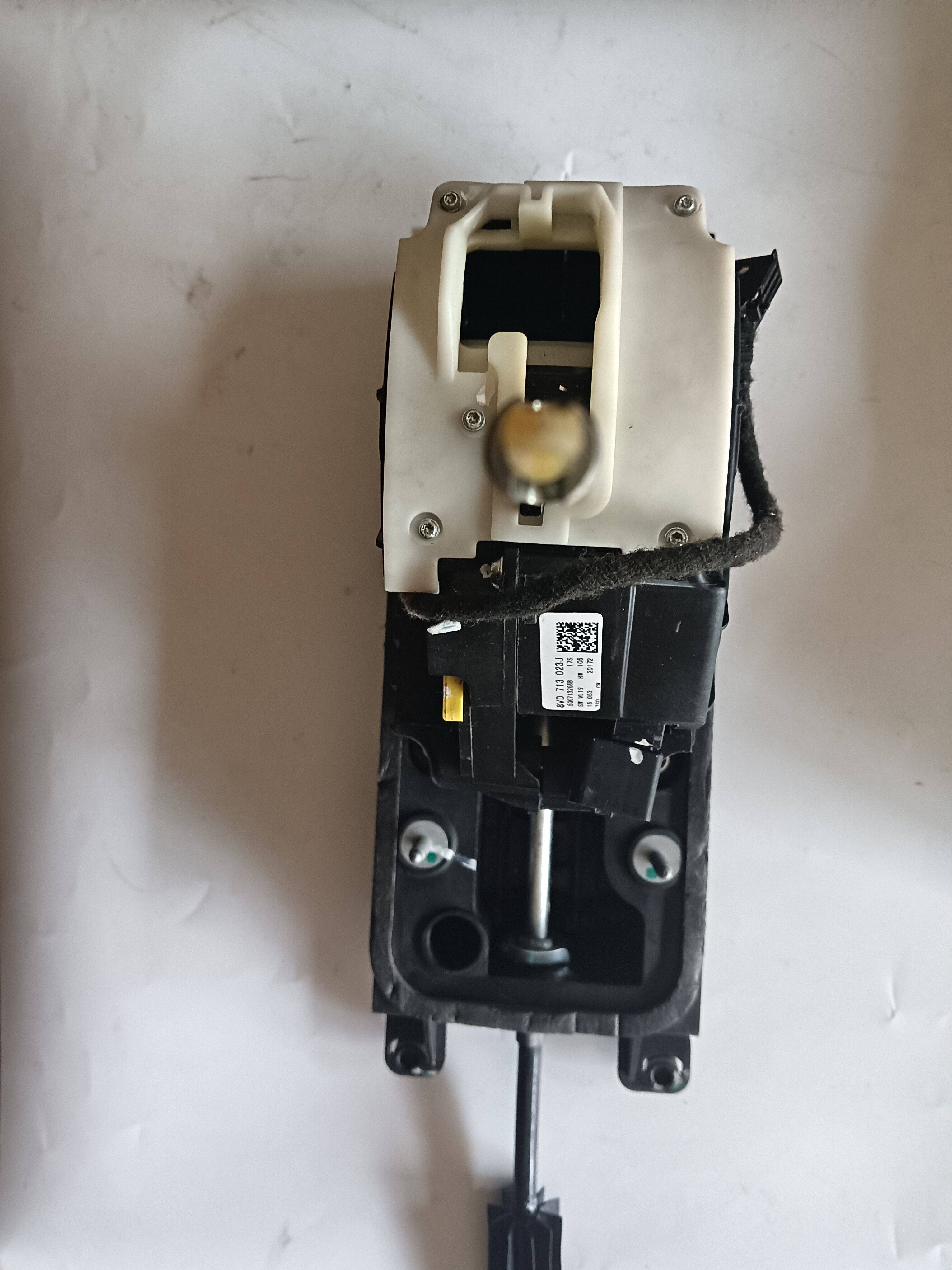 8v0713023j/023f奥迪a3换挡机构 排挡杆机构 变速箱排挡杆机构新