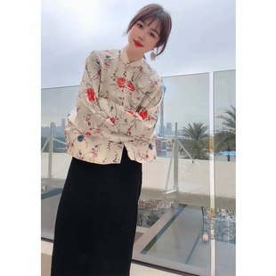 欧洲站2026春季新款时髦精致气质大方温婉风立领长袖单排扣衬衫女