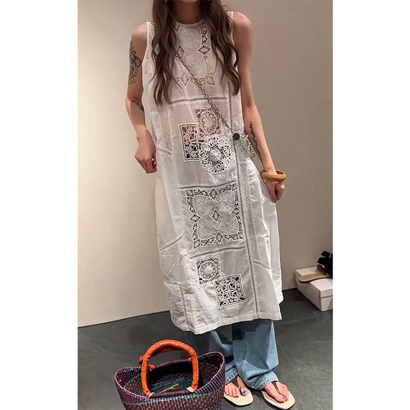 欧洲站2025夏季新款时尚洋气减龄镂空纯色无袖圆领森女风连衣裙