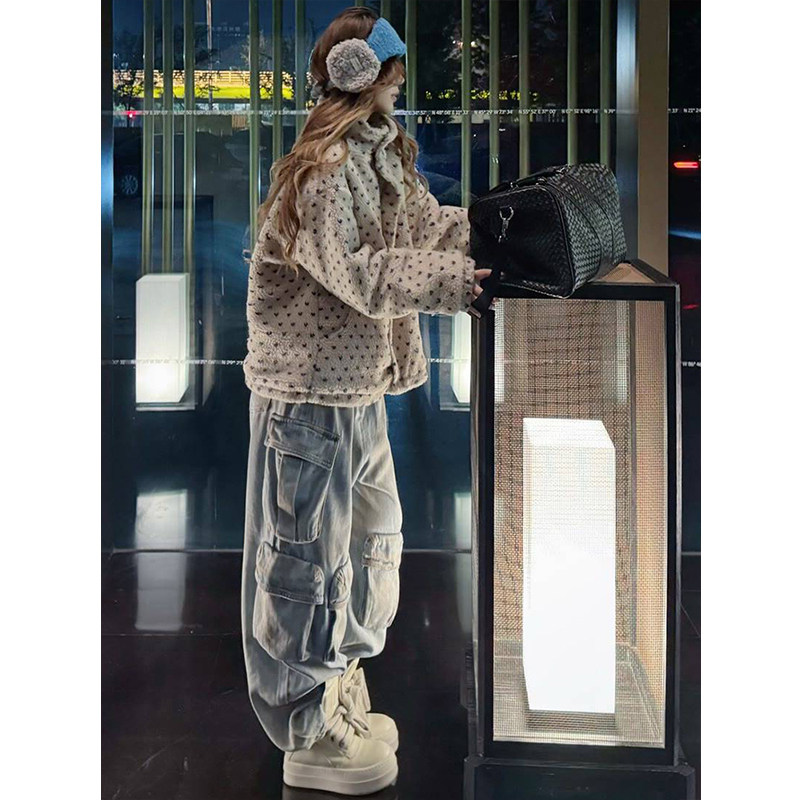 阔版型减龄波点立领拉链绒绒外套