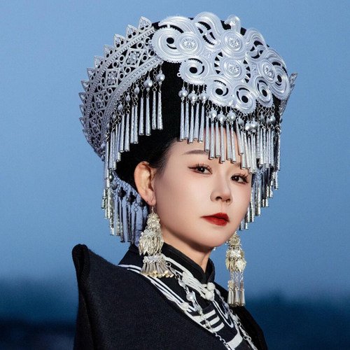 2025云南火把节演出彝族头饰帽子
