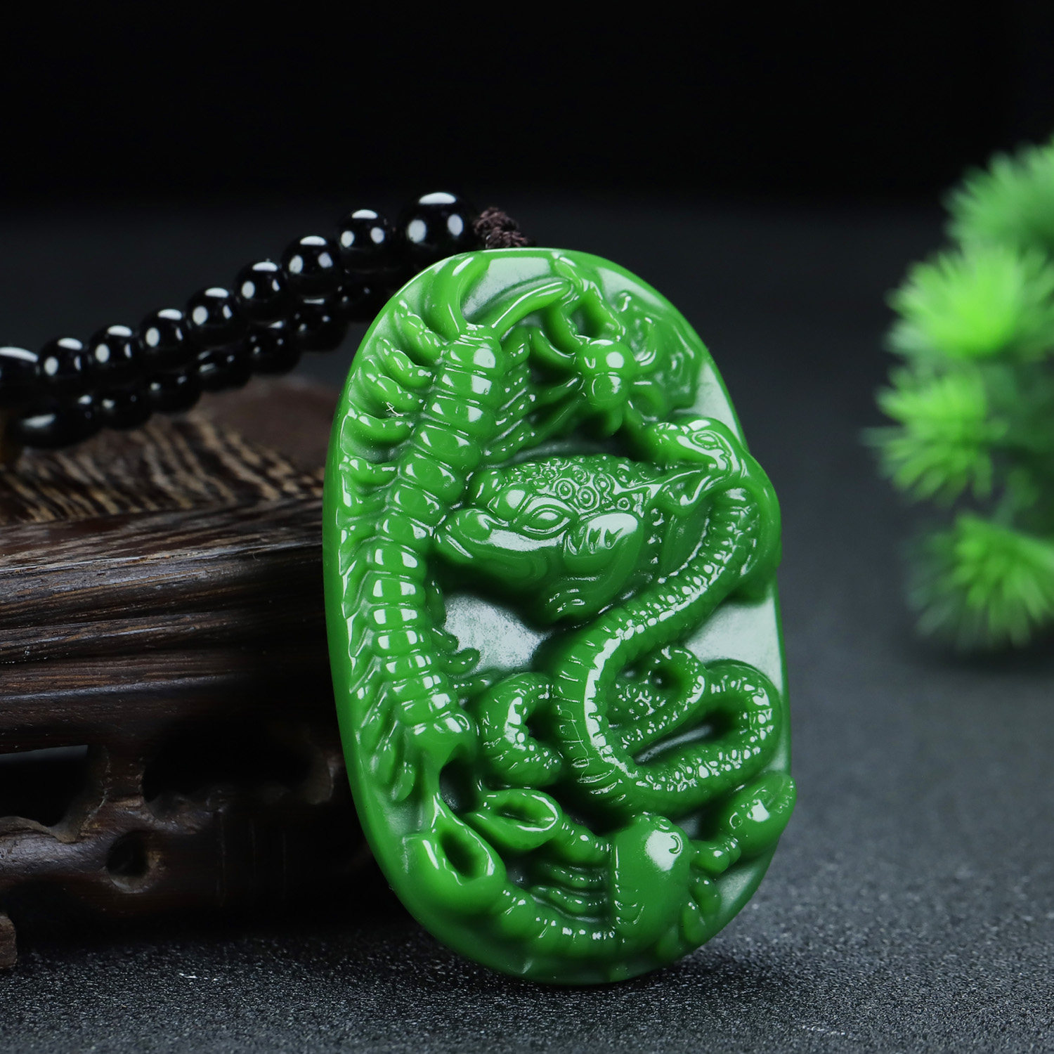 新疆和田玉碧玉五毒手把件天然玉石蜈蚣金蟾蛇蜘蛛蝎子手玩件挂件