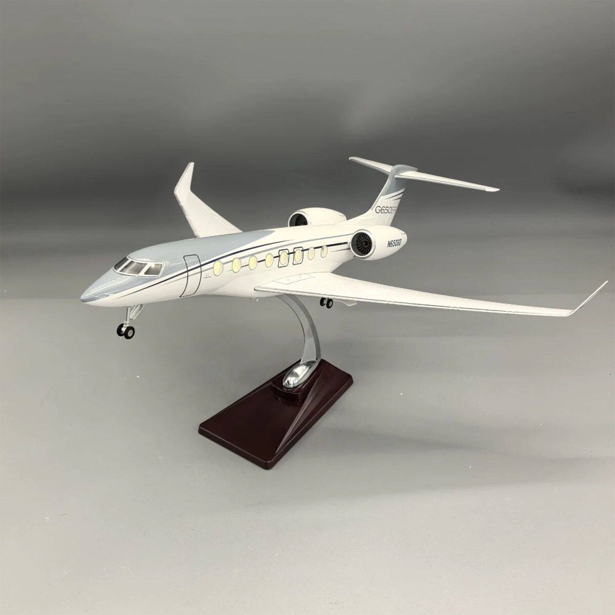 公务机飞机模型湾流G650ER原型机1:70镂空工艺46厘米礼品高端摆件