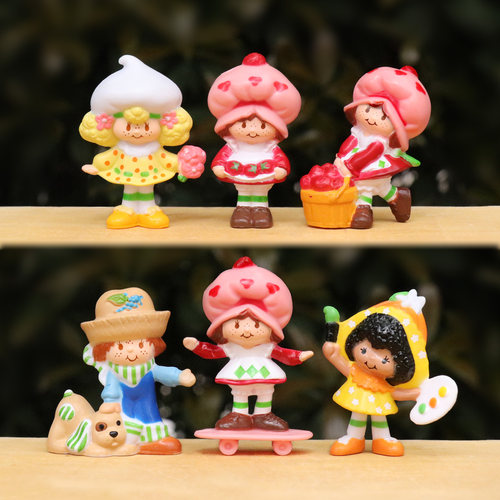 新品可爱草莓女孩盲盒手办小摆件