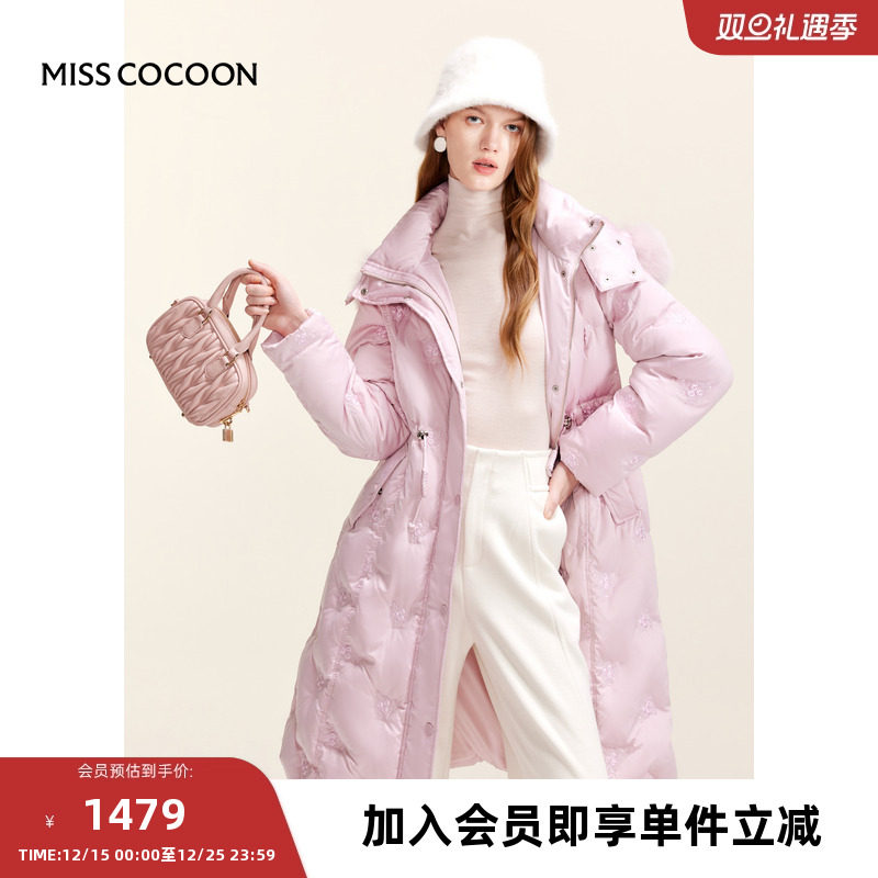MISSCOCOON【真香女孩】24冬新品绣花设计狐狸毛条抽绳收腰羽绒服