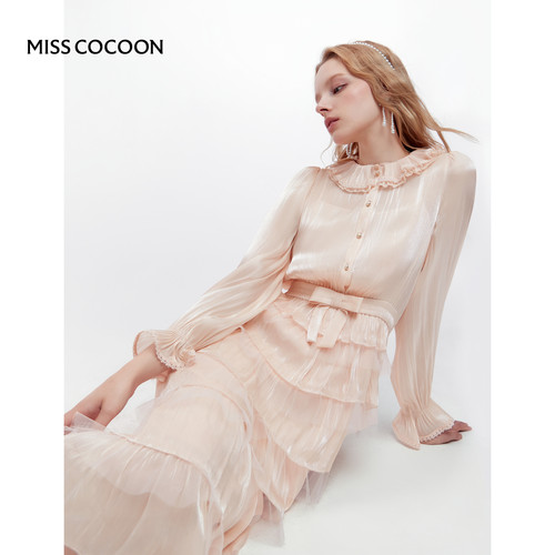 MISSCOCOON可可尼蝴蝶结蛋糕裙女2025冬季新款千金风灯笼袖连衣裙