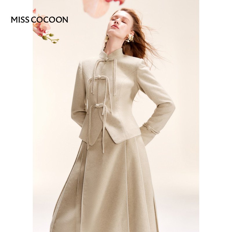 可可尼COCOON新中式呢子大衣女秋冬高级感2024新款不规则毛呢外套,女装/女士精品,短外套,淘宝优惠券,粉丝福利购,淘宝优惠卷