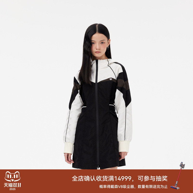 REVAN芮范新品设计师款甜酷运动风拼接连衣裙RM11101130