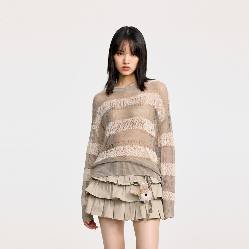 【王悦伊同款】REVAN芮范慵懒风数码印花毛衫RL30601018