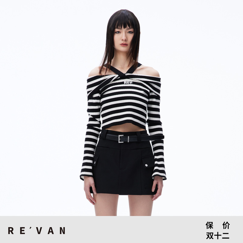 REVAN芮范设计师款辣妹风条纹露肩毛衫RN70601124