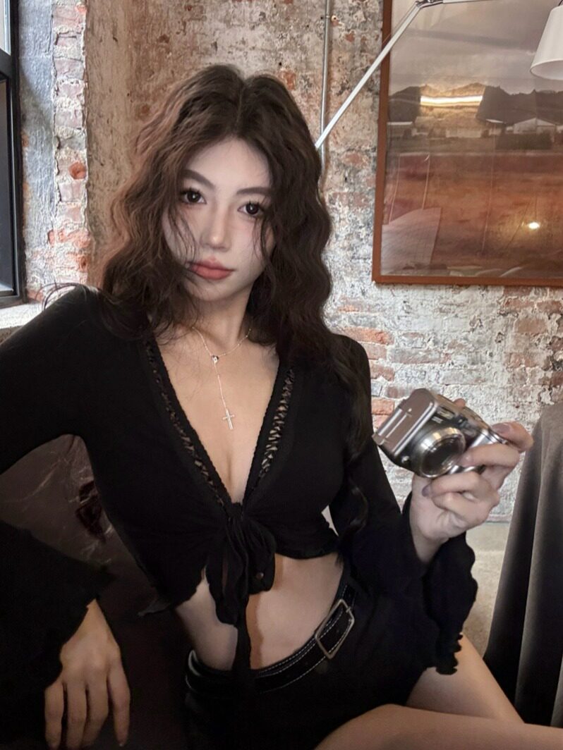 气质纯欲性感绑带v领长袖T恤女夏季修身小众杏色短款防晒开衫上衣
