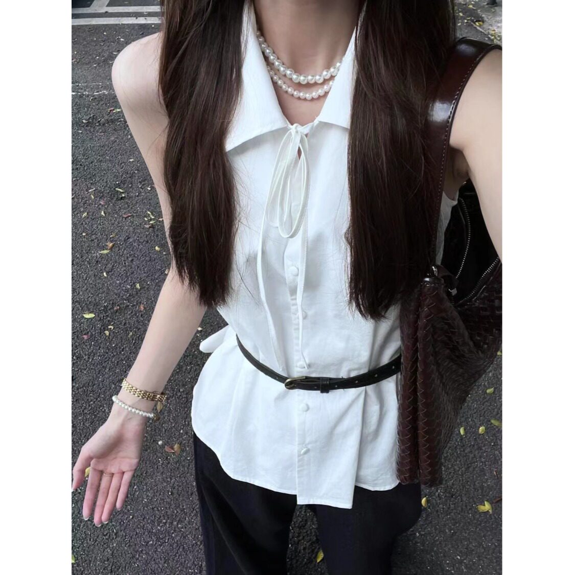 v领白色无袖挂脖衬衫女夏季宽松设计感小众别致法式修身背心上衣