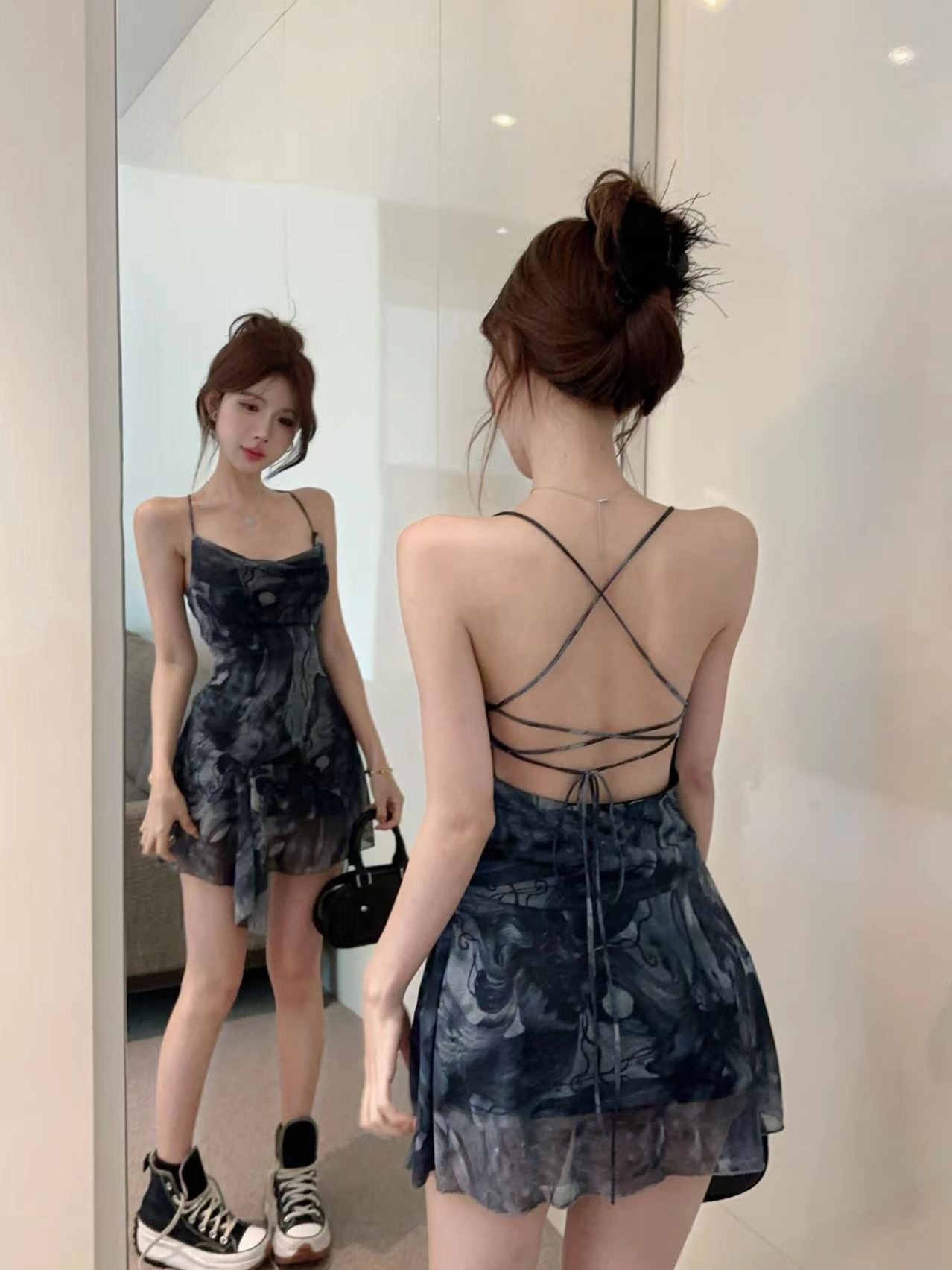 纯欲风辣妹交叉露背不规则印花吊带连衣裙女夏季外穿显瘦百搭短裙
