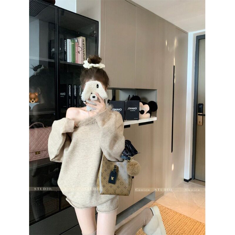 秋季斜肩宽松毛领毛衣两件套女