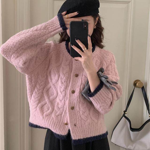 秋冬温柔短款韩版新粉色麻花复古毛衣开衫小香风加厚针织外套上衣