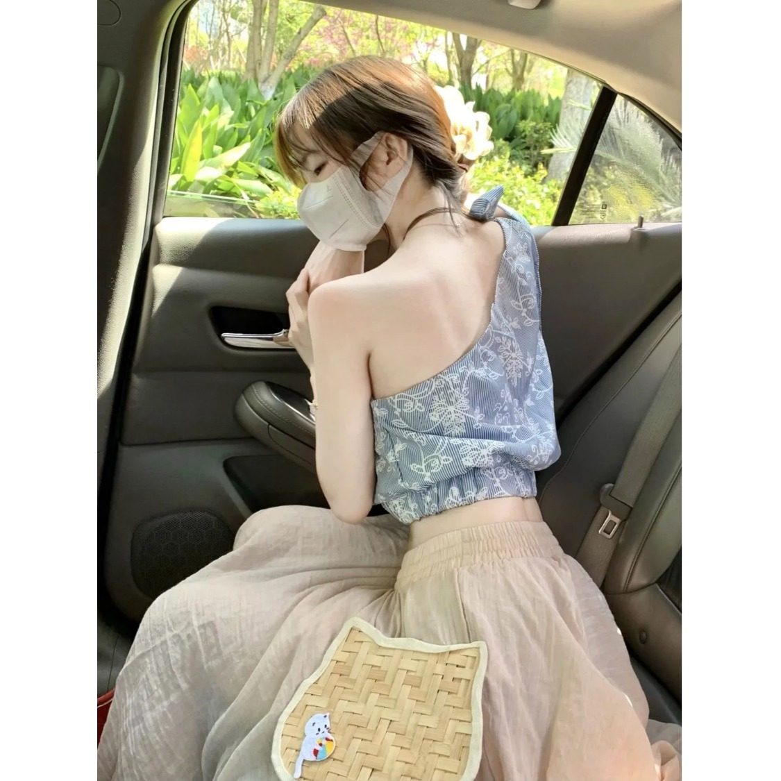 海边度假风蝴蝶结斜肩系带吊带背心女夏季设计感泰式独特别致上衣