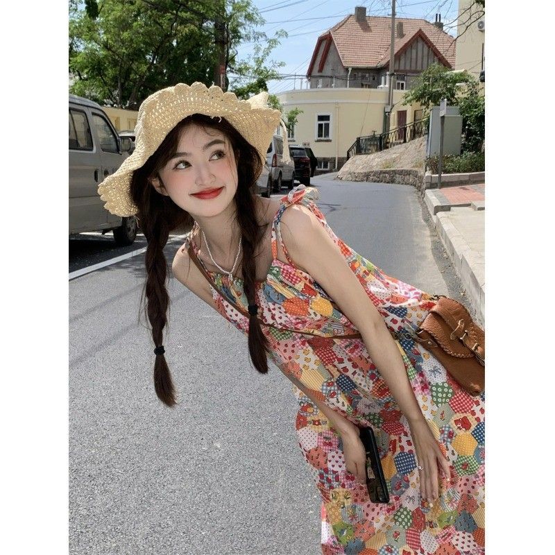 夏季多巴胺蕾丝花边拼接宽松中长裙甜美减龄印花超仙吊带连衣裙