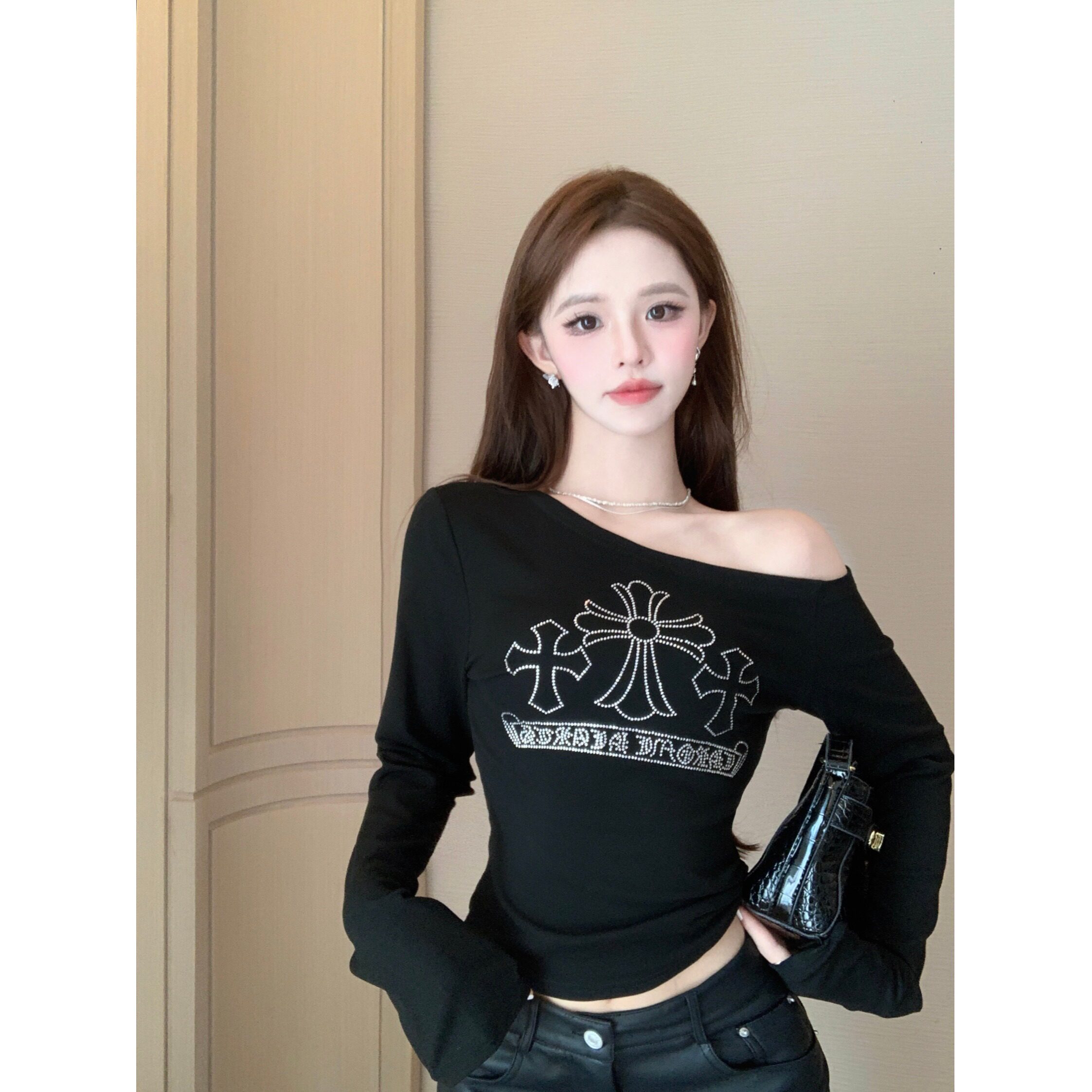 美式热辣妹重工烫钻斜肩露肩T恤