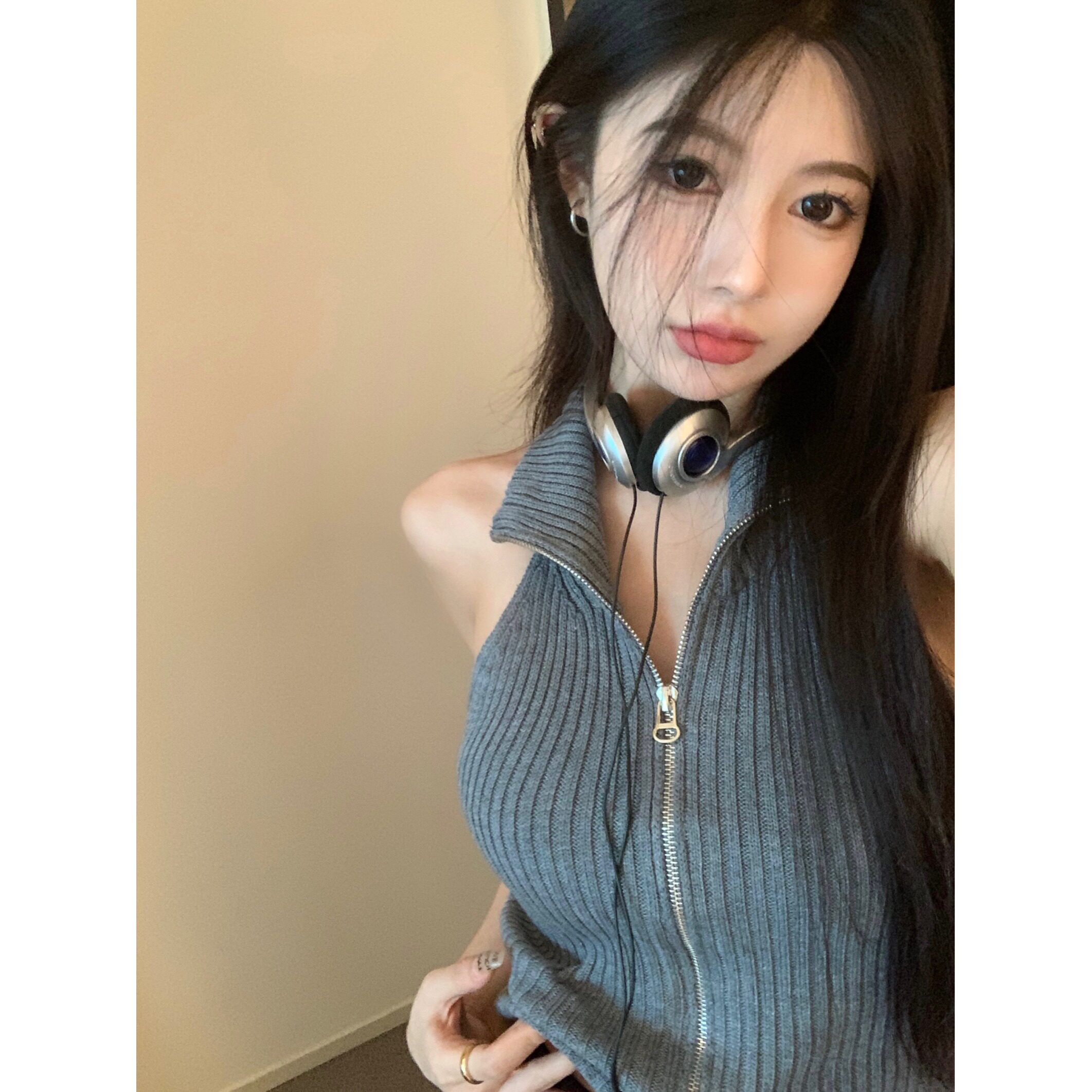 灰色无袖针织吊带背心女夏季辣妹拉链半高领挖肩紧身短款上衣外穿