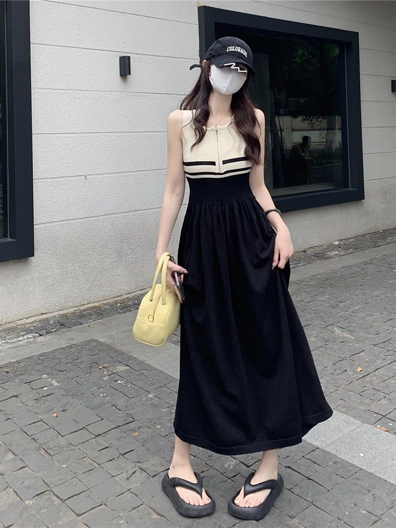 夏季2026年新款条纹无袖背心长款裙子法式温柔风拼接修身连衣裙女