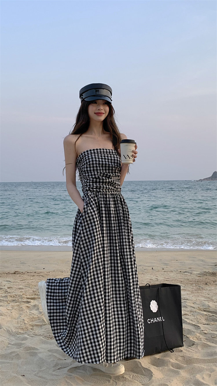 度假风气质黑白格子吊带裙抹胸连衣裙女装夏季小众长裙设计感裙子