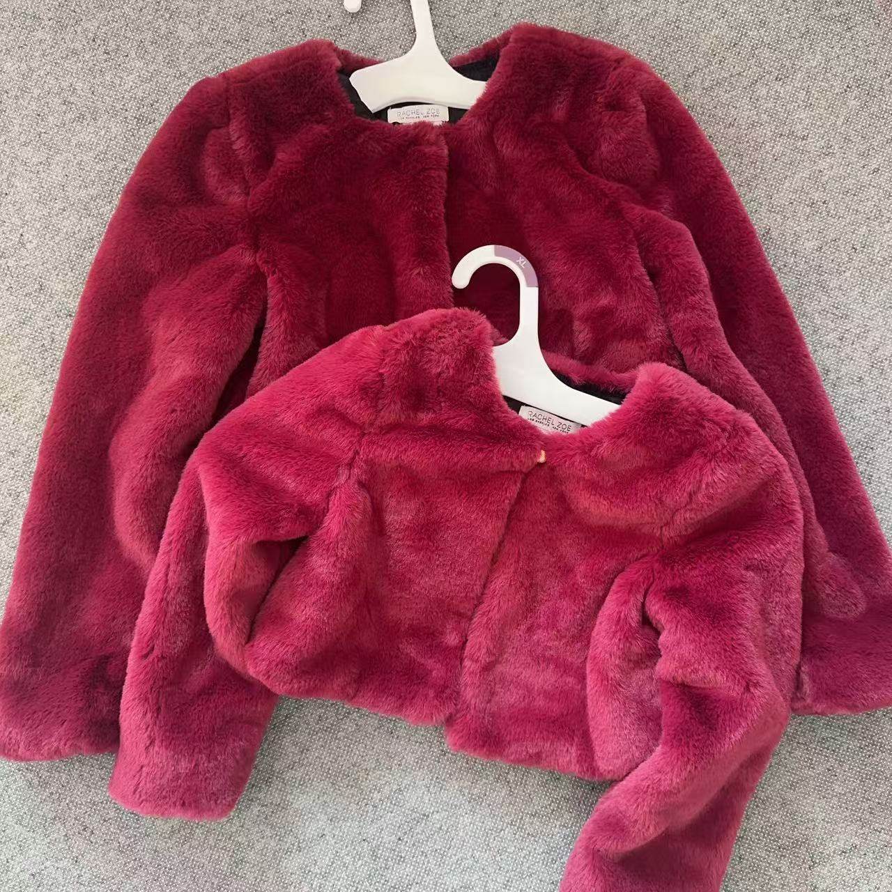 新年喜庆日常百搭超美气质款外单女童3-10岁仿皮草一粒扣毛毛外套