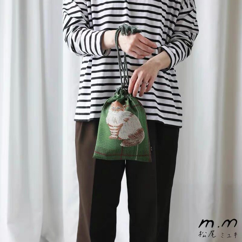 日本进口现货 松尾美雪猫咪系列格纹织花复古抽绳手提化妆收纳包