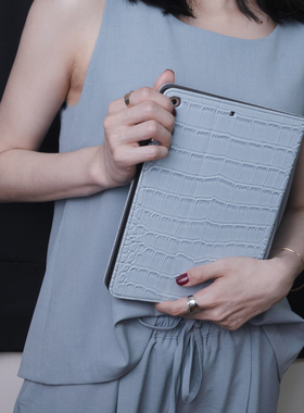 黛芬尼鳄蓝鱷魚皮iPadAir10.5/12.9寸Pro11Air611寸Air613寸Pro10.2新款2022Pro11/9.7寸平板保护壳带笔槽