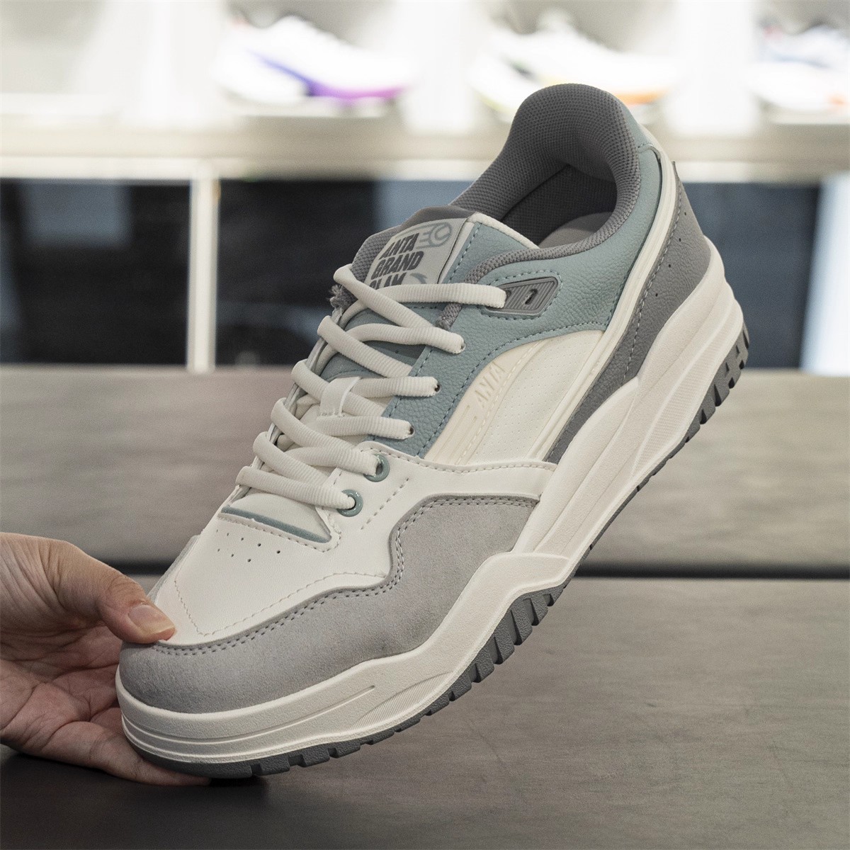 安踏满贯经典低帮板鞋秋季新款9舒适百搭休闲鞋运动鞋子112548071