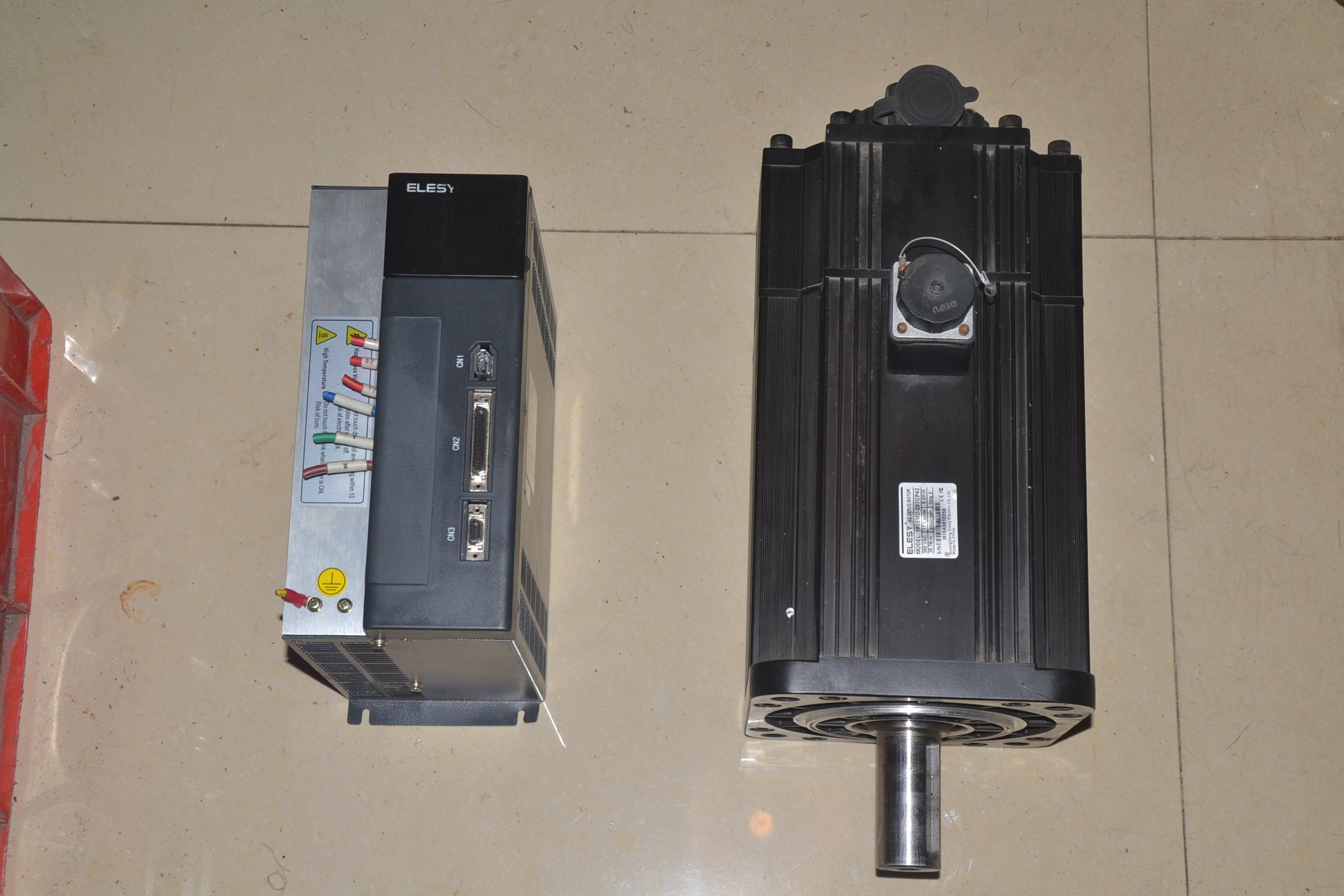 ESDC-075DP 180EMD-287CP42 380V 6KW 180伺服电机驱动器。