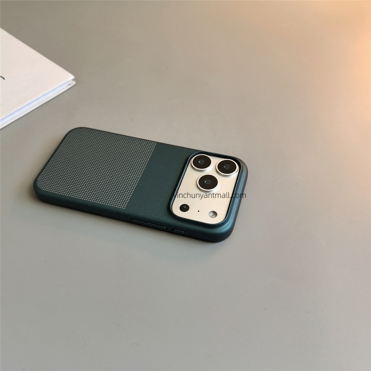 暗绿岩砂磁吸适用苹果17手机壳磨砂16Pro硬15pro简约16高级感iPhone15防摔新款17pro全包16promax男女超火