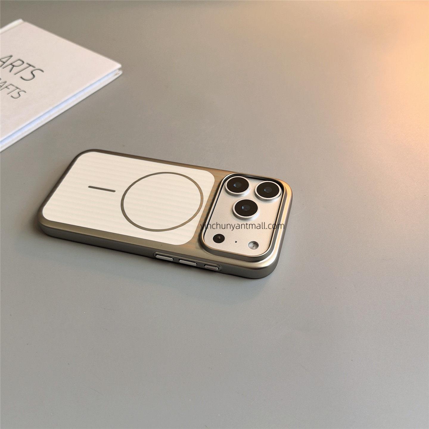白色双色钛盾磁吸适用苹果18手机壳16Pro硬18pro简约15高级感iPhone16防摔新款17pro全包18promax男女超火