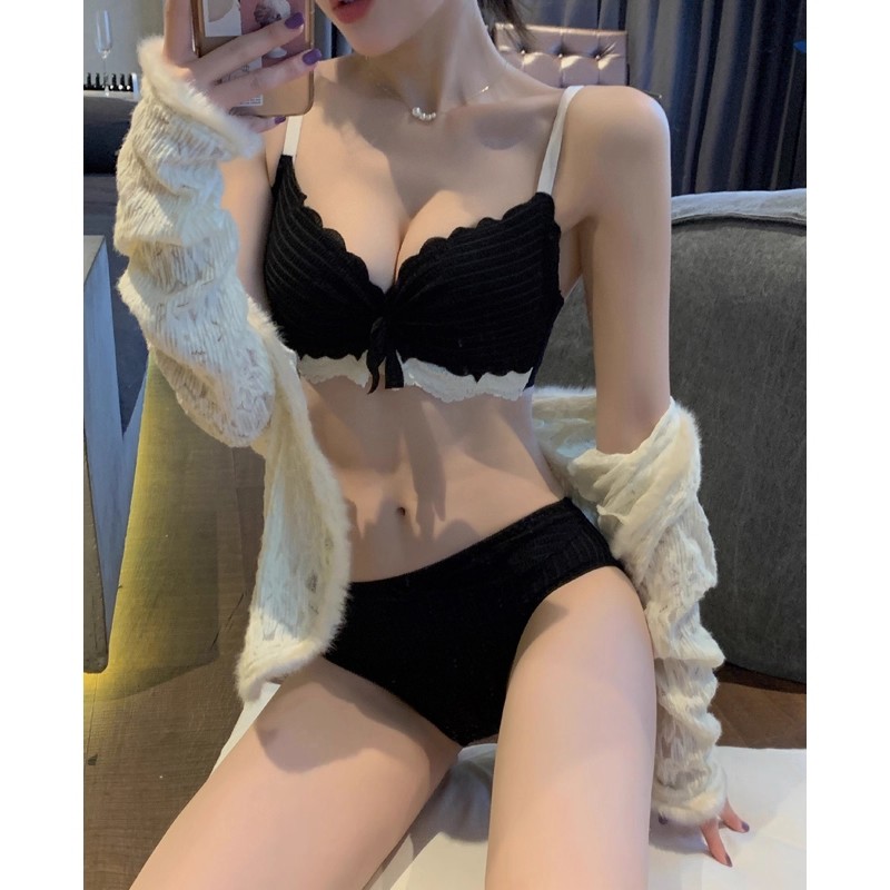 纯欲内衣小胸聚拢新款文胸套装无钢圈收副乳性感蕾丝胸罩