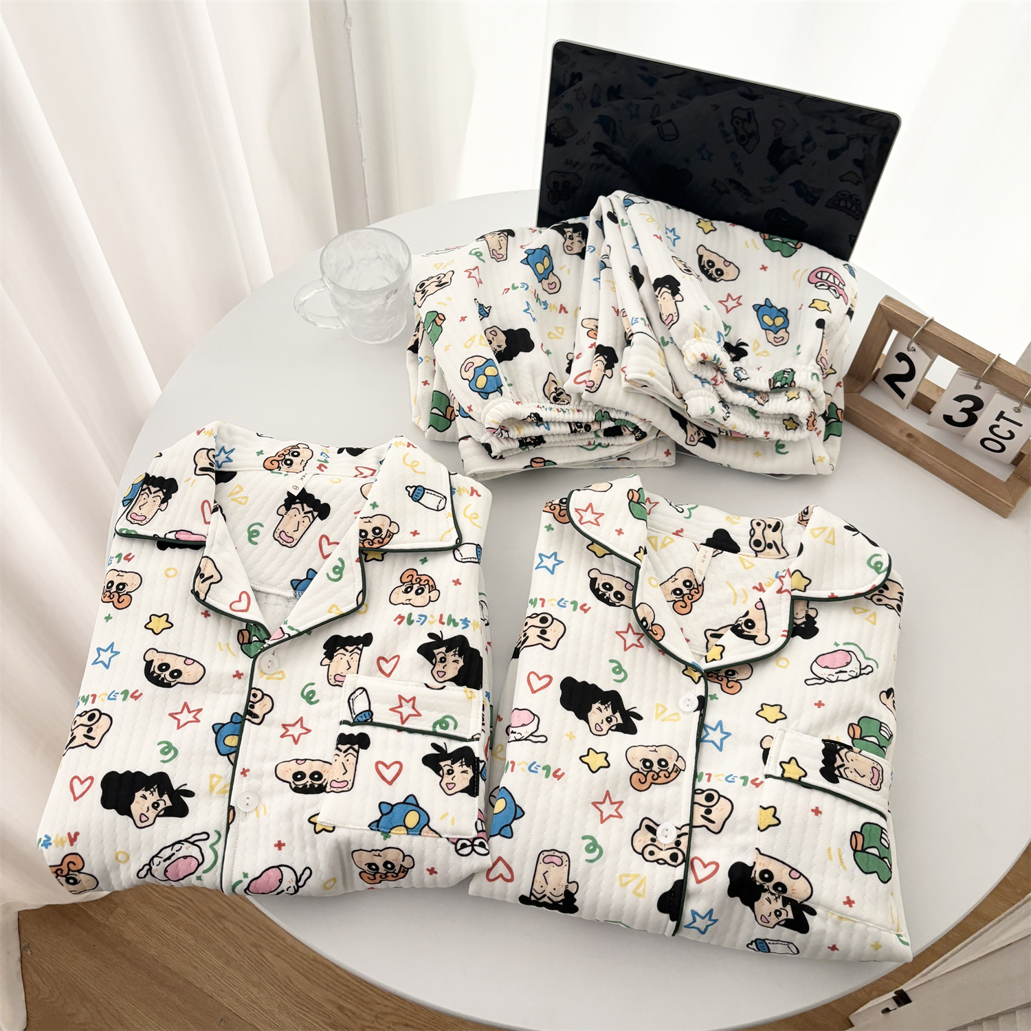 日系蜡笔小新空气棉夹层情侣睡衣