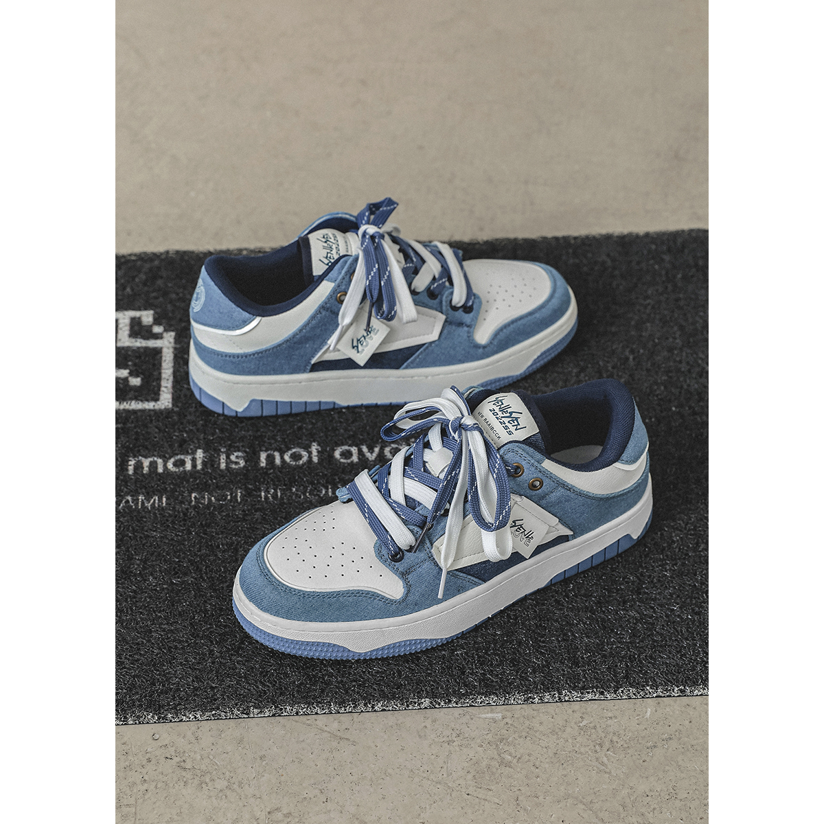 猫七寻小众设计牛仔拼接板鞋！