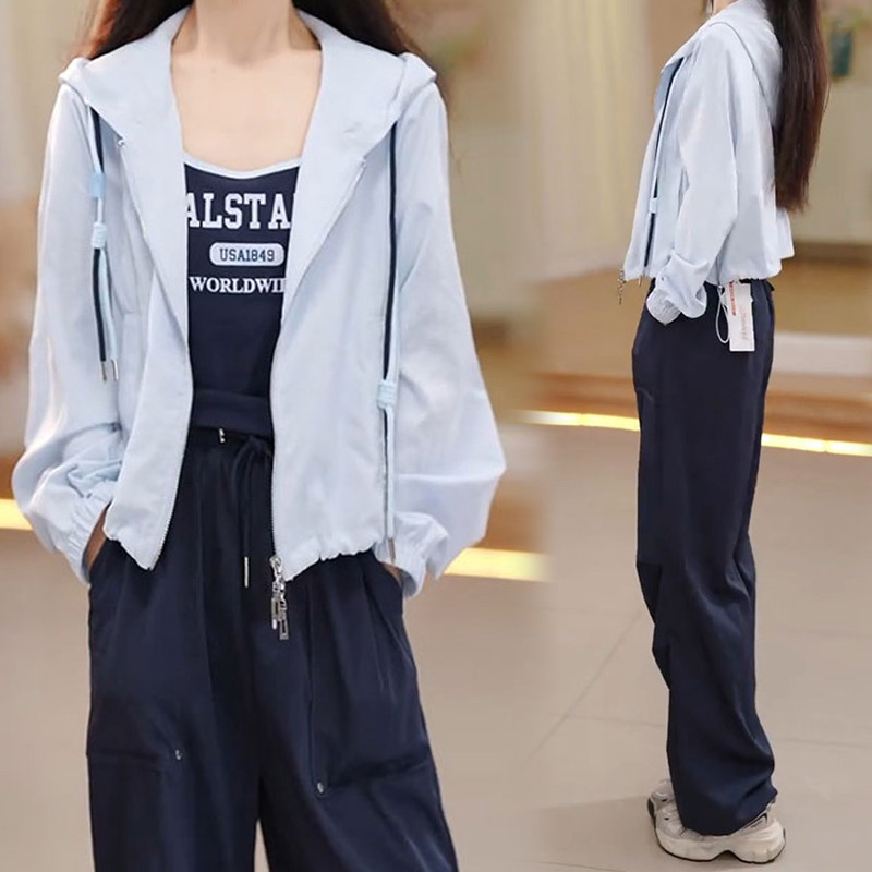 时尚气质套装女2026春秋季新款女休闲运动慵懒街头连帽背心三件套